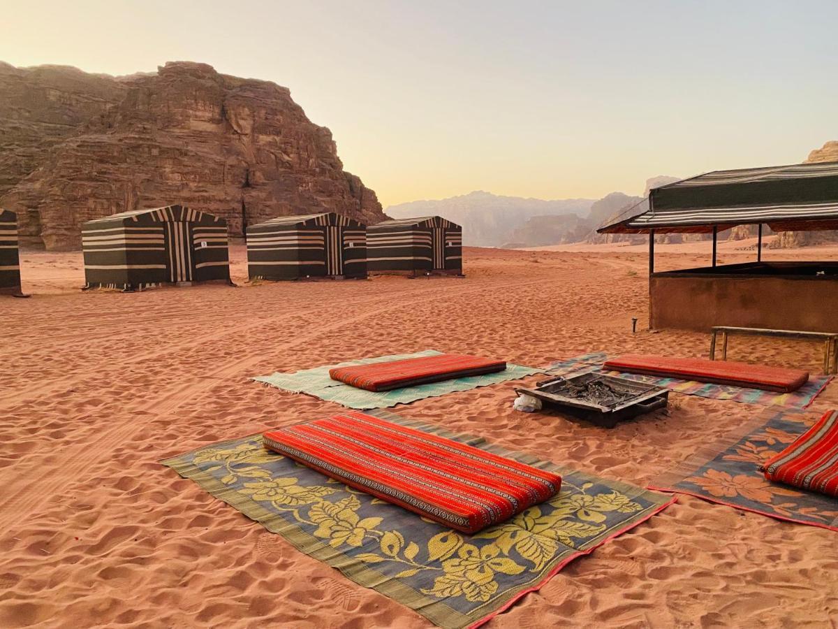 Bed and Breakfast Bedouin Memories Camp Wadi Rum Esterno foto