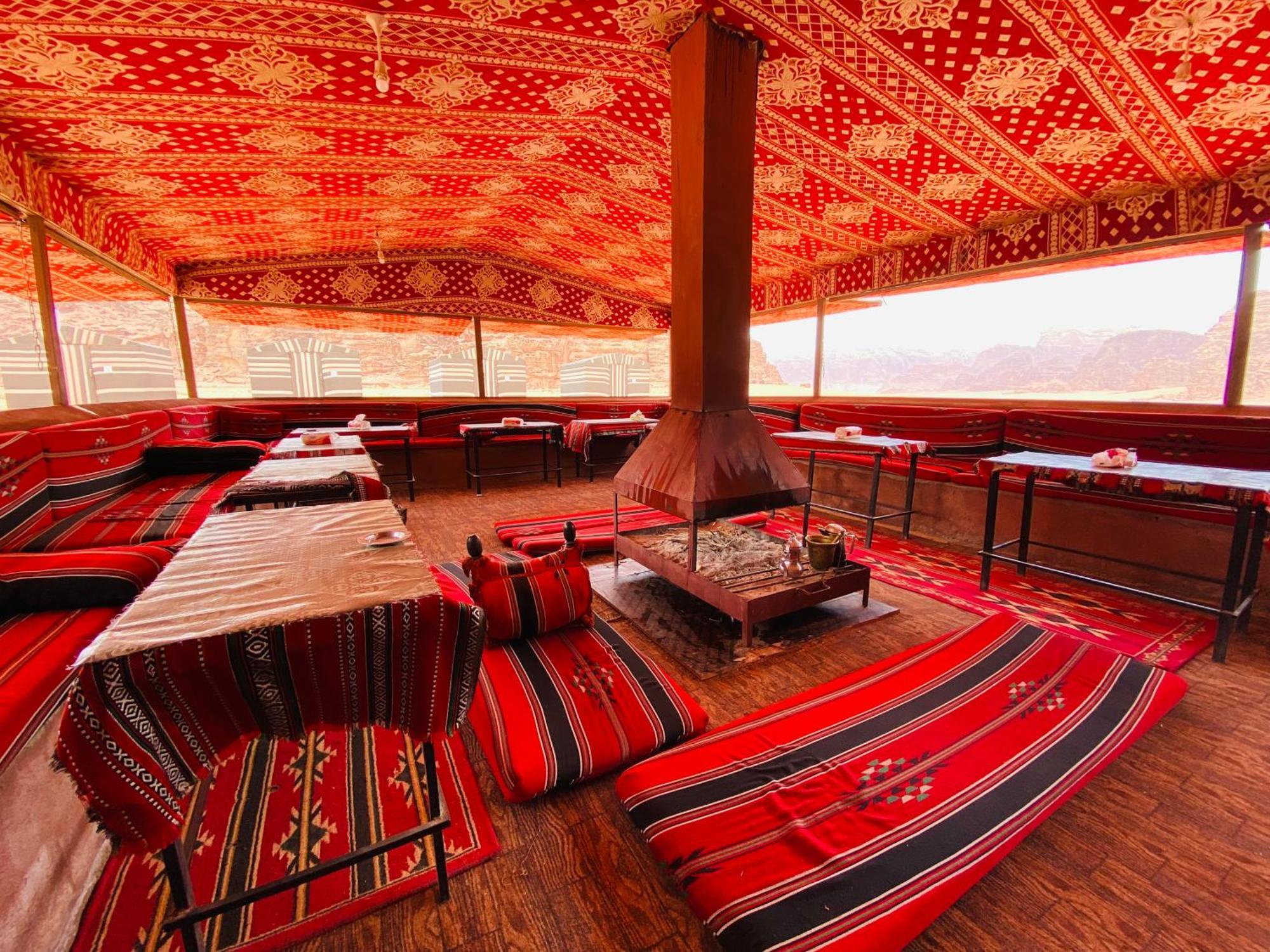 Bed and Breakfast Bedouin Memories Camp Wadi Rum Esterno foto