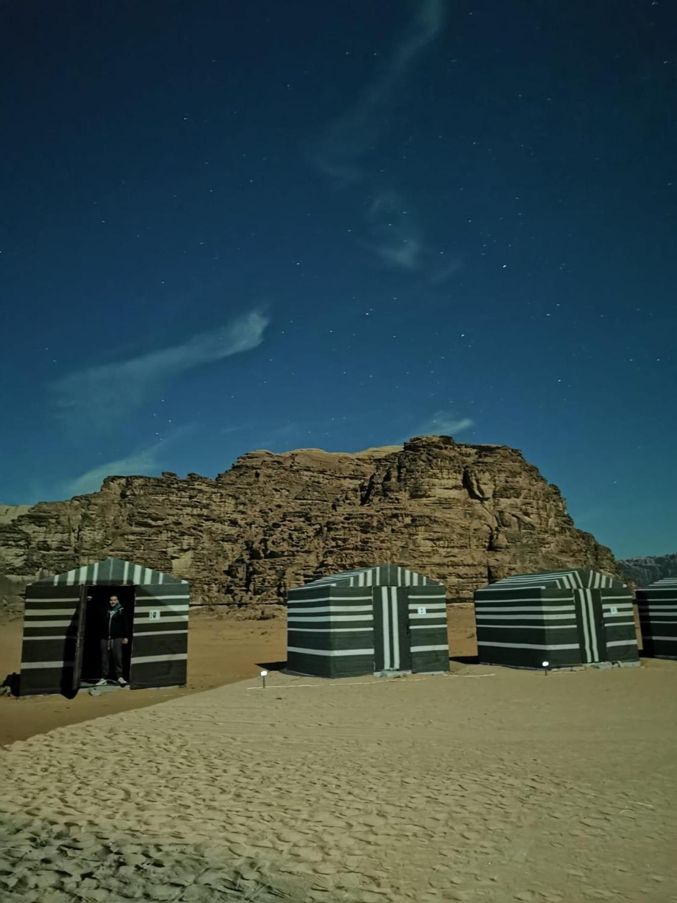 Bed and Breakfast Bedouin Memories Camp Wadi Rum Esterno foto